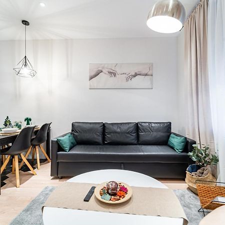 Edsam Madrid Apartments Black エクステリア 写真