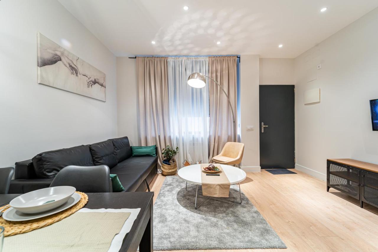 Edsam Madrid Apartments Black エクステリア 写真