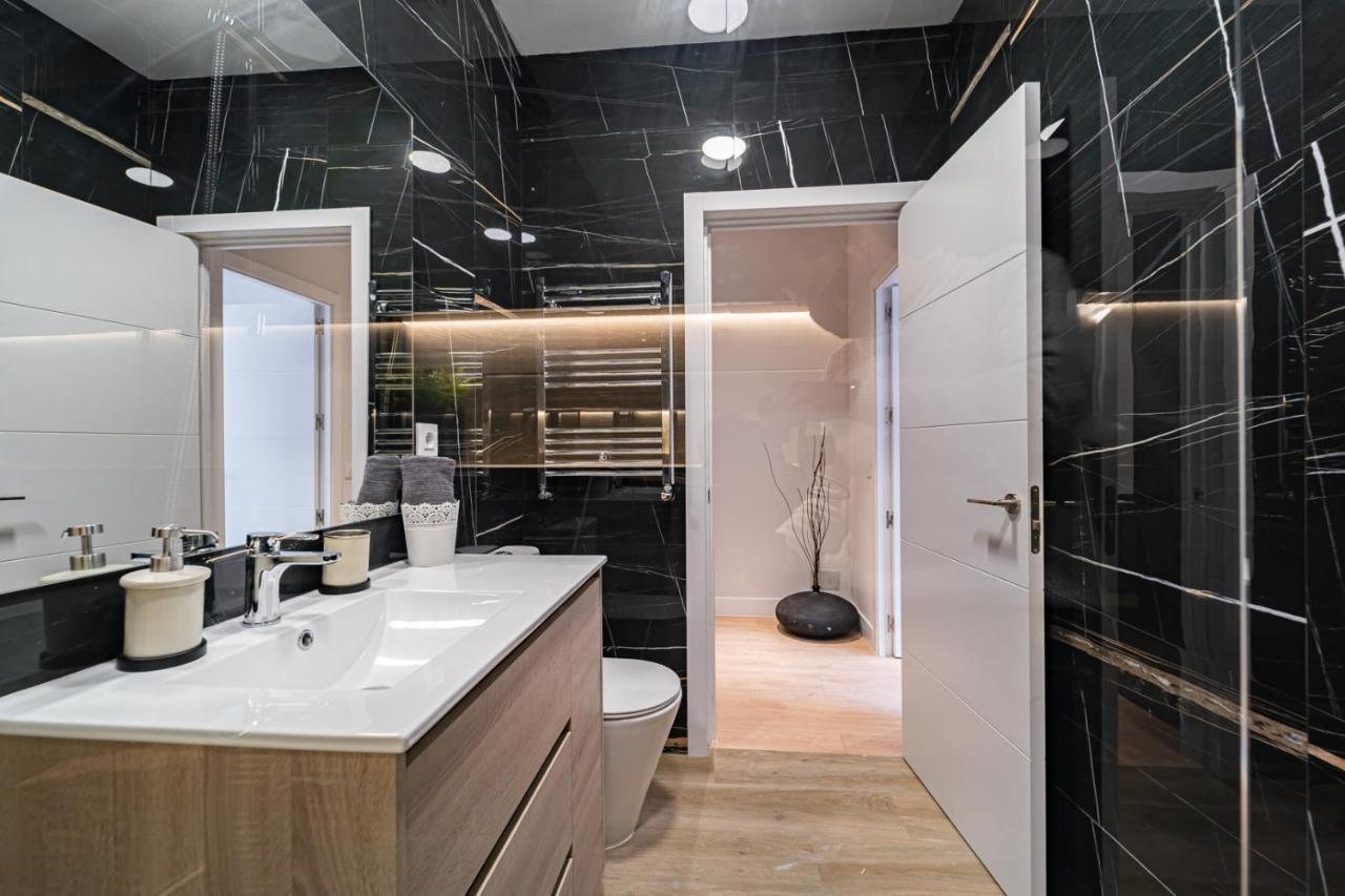 Edsam Madrid Apartments Black エクステリア 写真