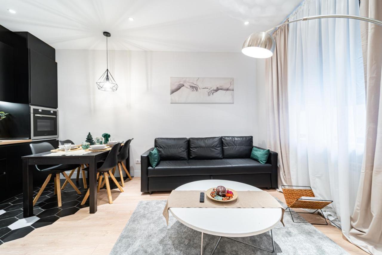 Edsam Madrid Apartments Black エクステリア 写真