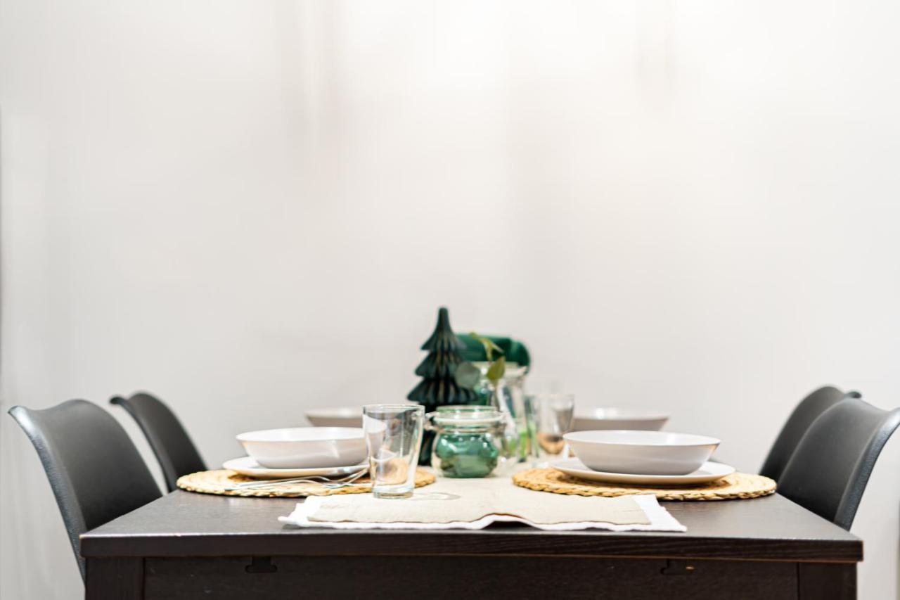 Edsam Madrid Apartments Black エクステリア 写真