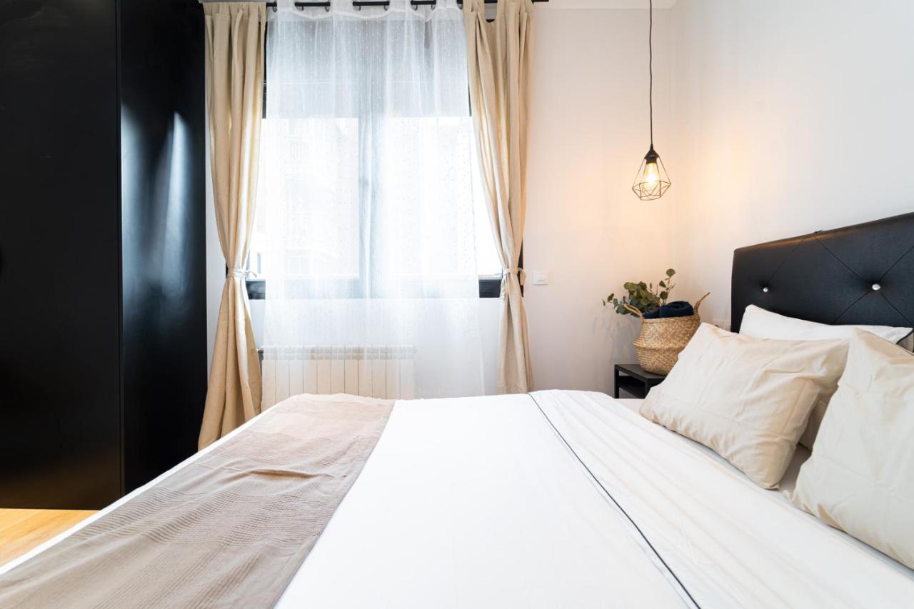 Edsam Madrid Apartments Black エクステリア 写真