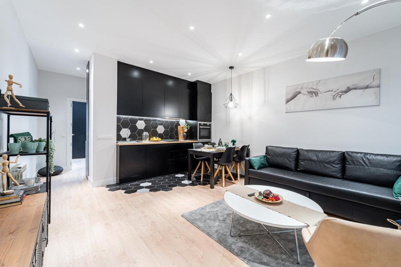 Edsam Madrid Apartments Black エクステリア 写真