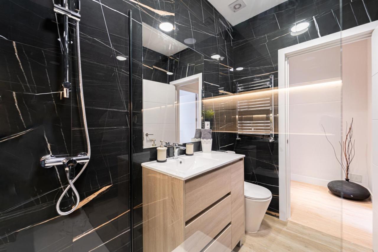 Edsam Madrid Apartments Black エクステリア 写真