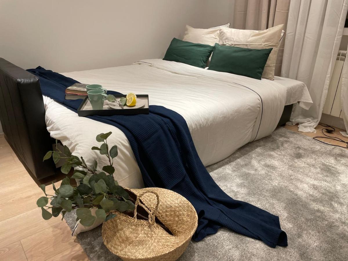 Edsam Madrid Apartments Black エクステリア 写真