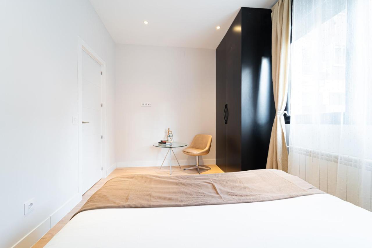 Edsam Madrid Apartments Black エクステリア 写真